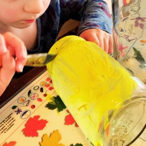 Painting the homemade spring vase